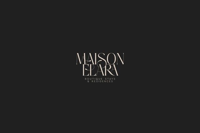 Logo Maison Clara en typographie élégante sur fond noir